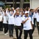 Plt Bupati Tulungagung Ahmad Baharudin memimpin Apel Haornas ke-43 di halaman Kantor Pemkab