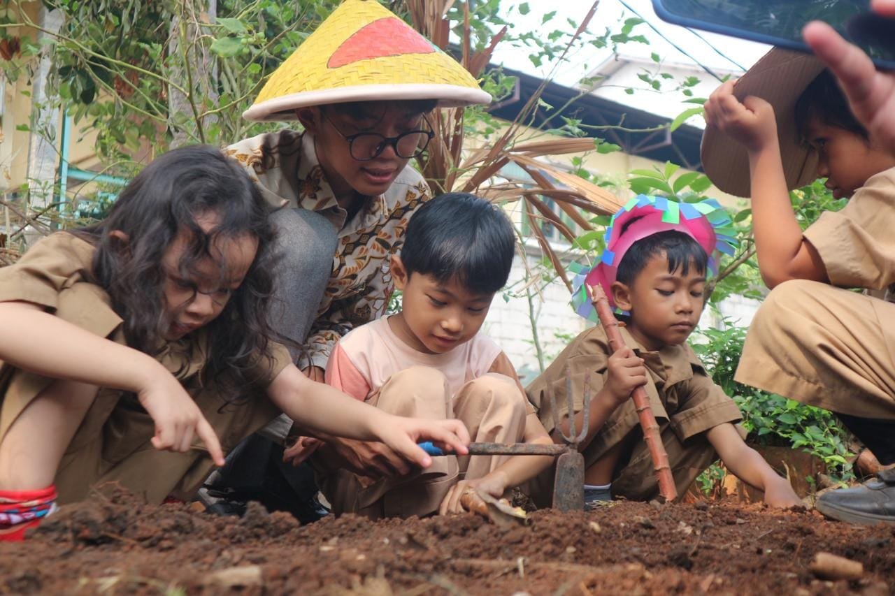 TK Siti Maryam, Kelurahan Curug, Kecamatan Bojongsari, Depok