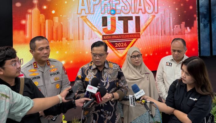Dirjen PAUD Diknas PNFI Gogot Suharwoto Raih PenghargaanTokoh Transformasi Komunikasi Pendidikan