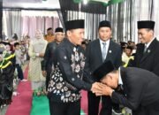 Wisuda STAI KH Ali Shodiq, Pesan Plt Bupati: Sarjana Harus Berani Ambil Peran