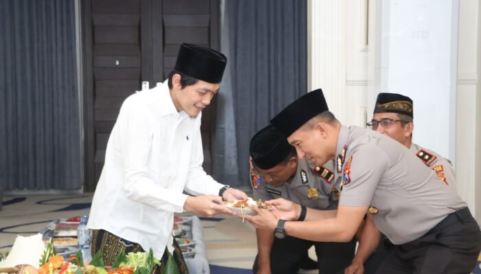 Kapolres Blitar Kota Sambangi Ponpes Mamba’ul Hikam, Gandeng Ulama Jaga Kamtibmas