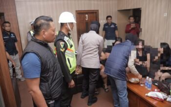 Polres Blitar Sikat Tempat Hiburan Malam, 259 Botol Miras Disita