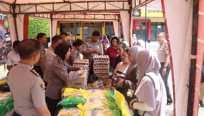 Beras 5 Kg Cuma Rp57 Ribu! Polres Blitar Kota Buka Pangan Murah