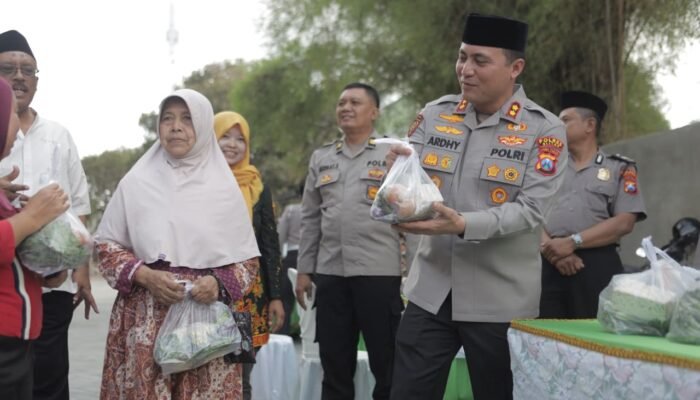 Polres Blitar Jemput Bola! Warga Kanigoro Bisa Urus SIM, SKCK hingga Berburu Sembako Murah