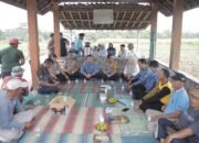 Cangkrukan Bareng Petani Sragi, Polres Blitar Serap Aspirasi dan Bahas Kamtibmas