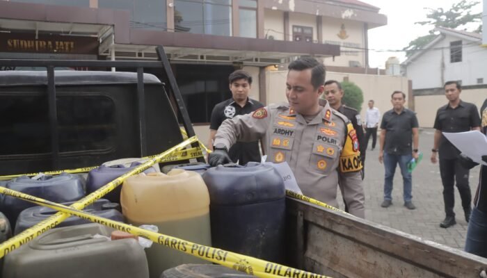 1.030 Liter BBM Subsidi Disita di Kademangan, Modusnya Pakai Dua Mobil