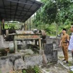 Bupati Trenggalek, Rektor UB meninjau beberapa lokasi salah satunya tempat penyulingan minyak atsiri